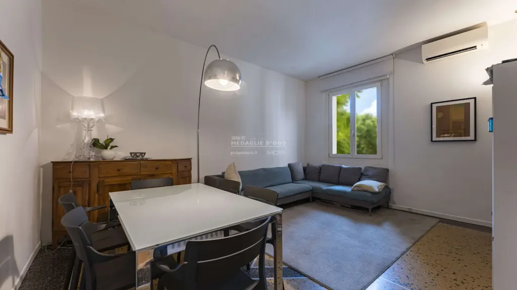 Söögituba - Rustic-Style Apartment with West-East Exposure in Modena