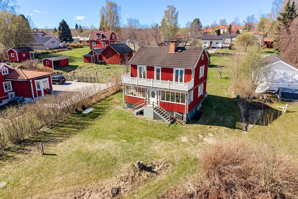Õhuvaade - Villa with Lakefront in Söderbärke