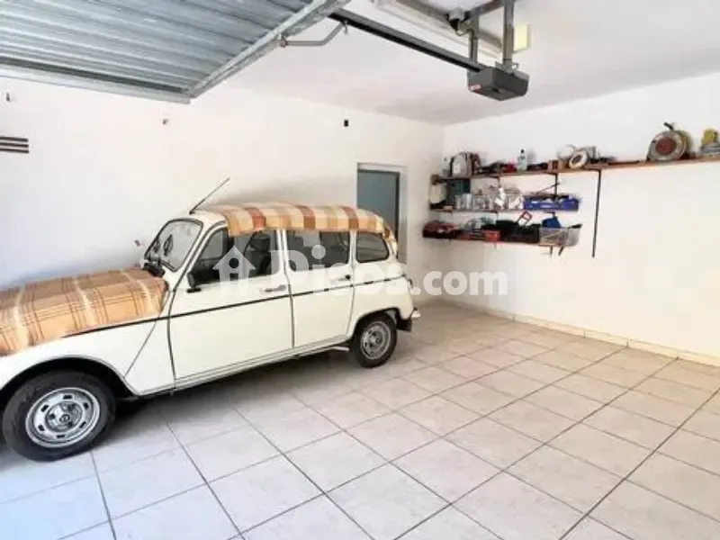 Garage - Traditional Villa with Pool in La Lluca, Jávea