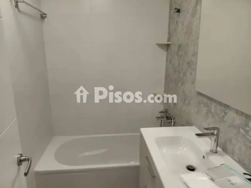 Vannitoad - Fully Renovated Flat with Balcony in La Salle