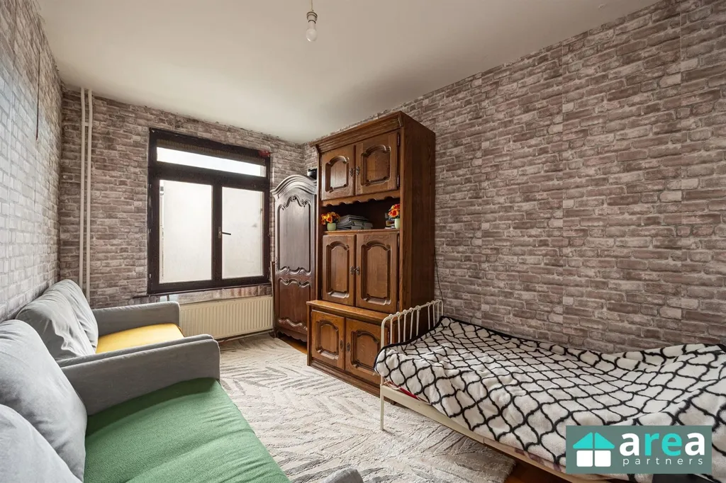 Magamistoad - Renovatable House with Central Location in Antwerp