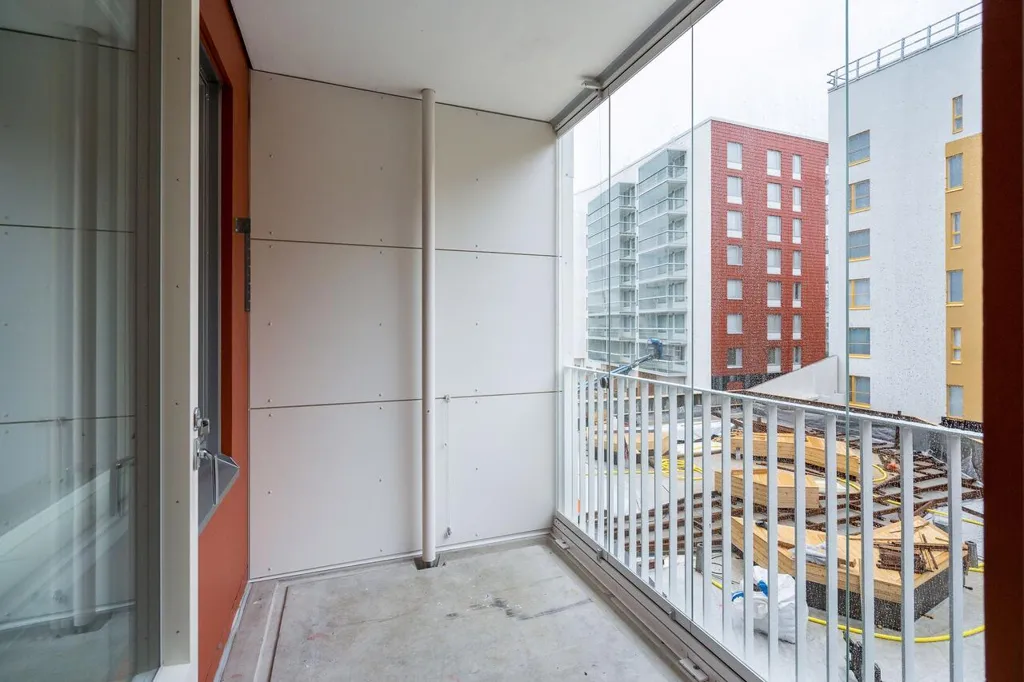 Balcon - Apartment with Balcony in Myyrmäki, Vantaa