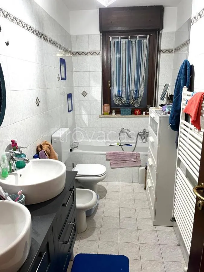 Salles de bain - Apartment with Balconies in Nichelino