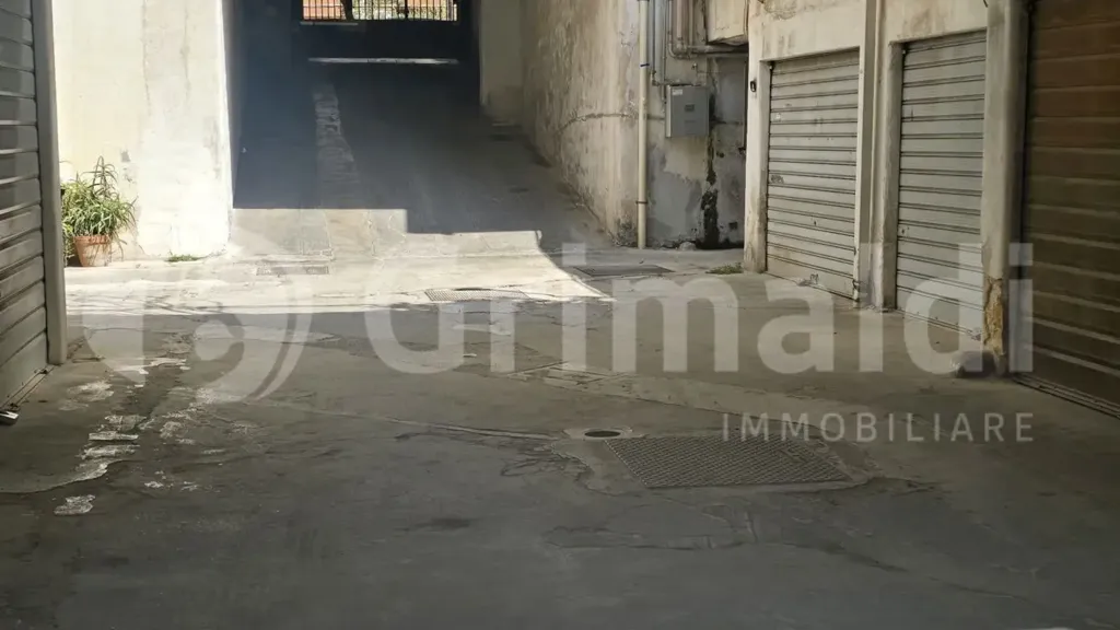 Garage - Apartment with Balcony in Palermo