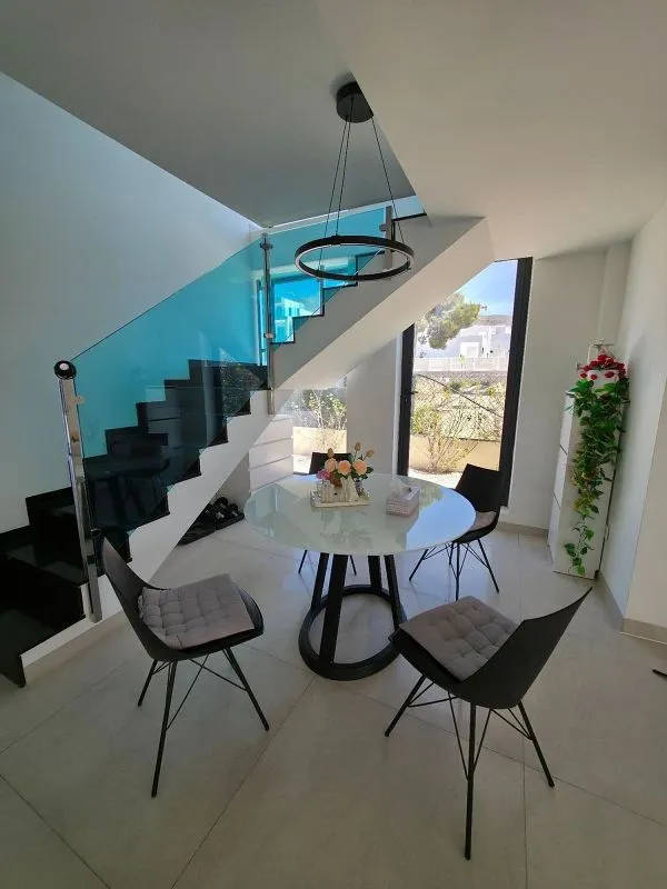 Söögituba - Chalet with Pool in Cala de Finestrat