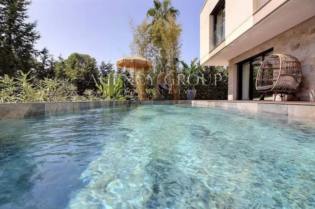 Piscine - Villa Luxueuse avec Piscine à Mougins