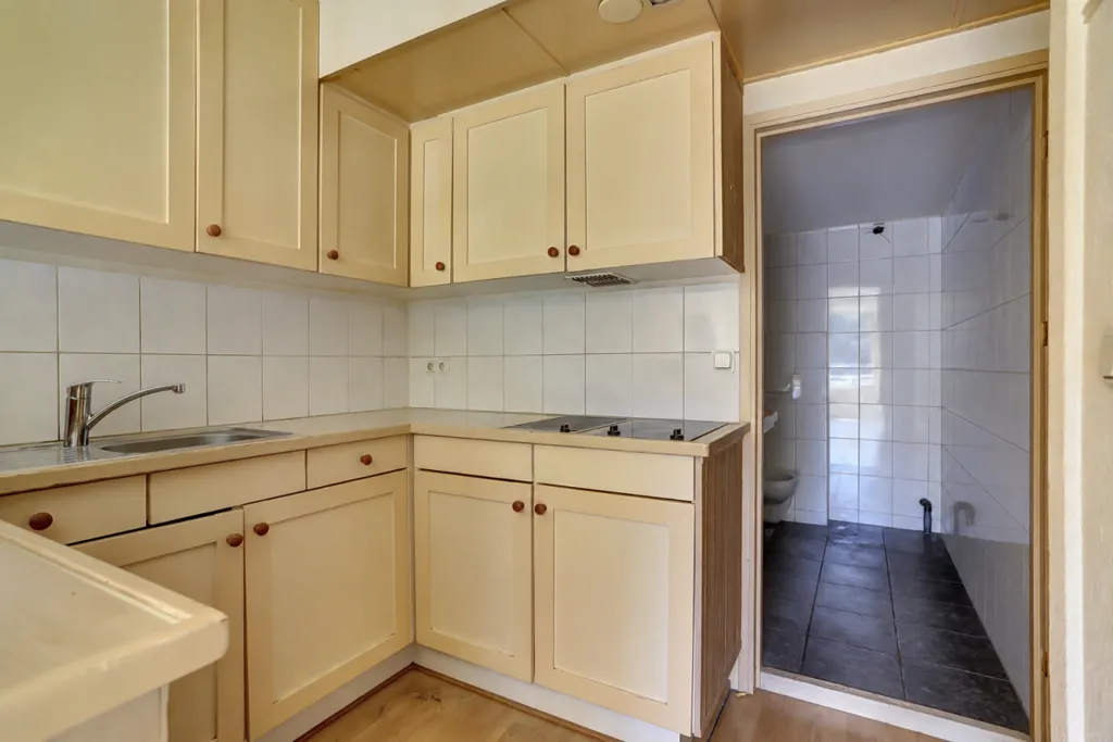 Cuisine - Studio Flat with Balcony in Waalwijk Centre