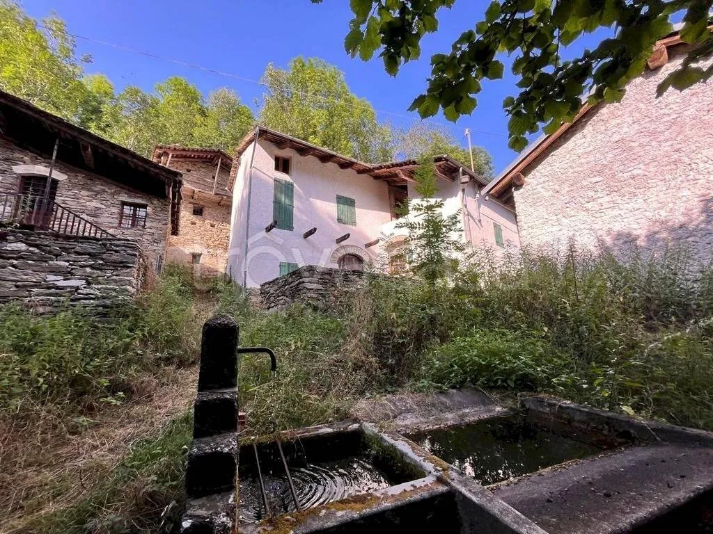 Välivaade - Rustic House with Garden in Frassino