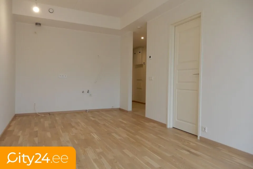 Toad - New Apartment with Balcony in Rae