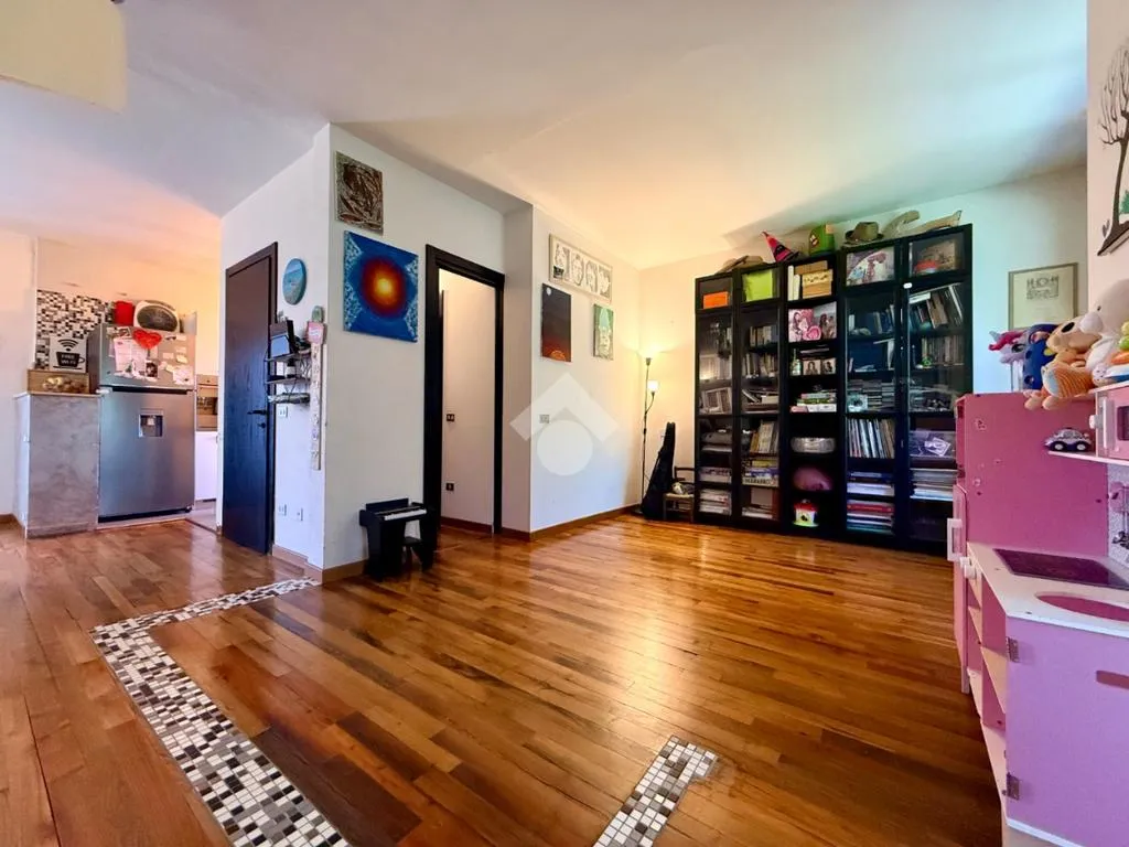 Séjour - 4-Bedroom Apartment with Balcony in Vigasio