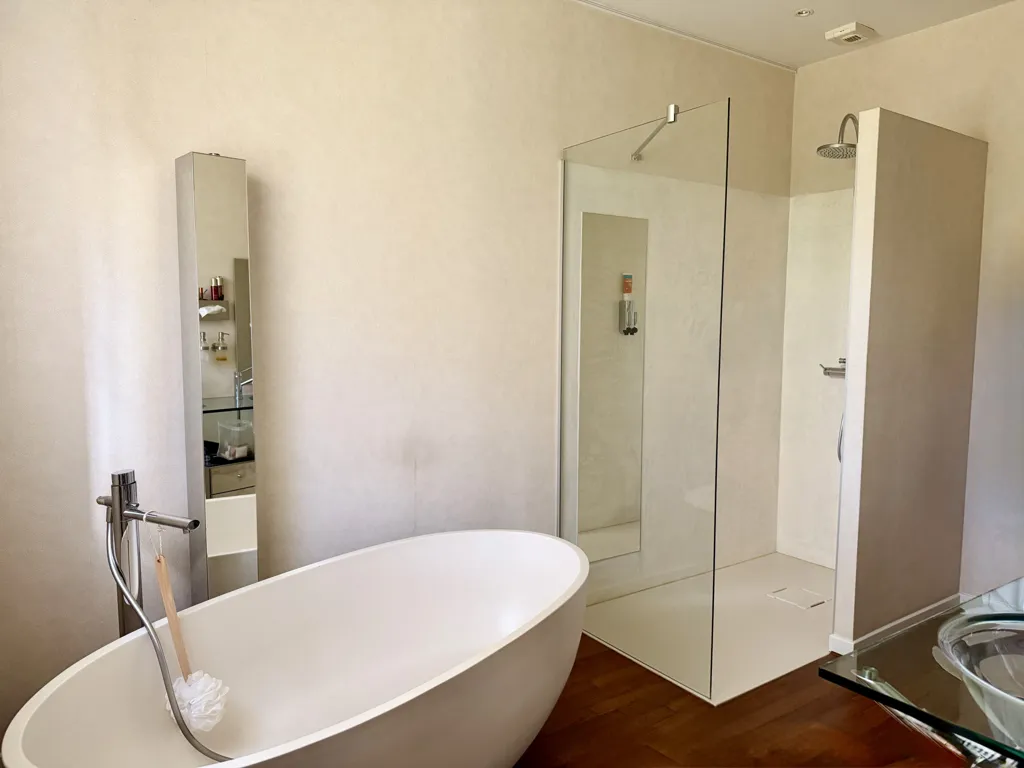 Bagni - Architect-Designed House in Chauffailles Town Centre