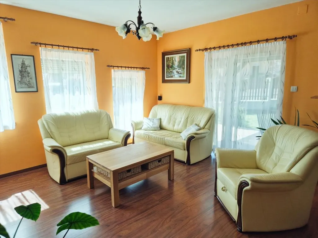Soggiorno - Modern 4-Bedroom Duplex in Tatabánya