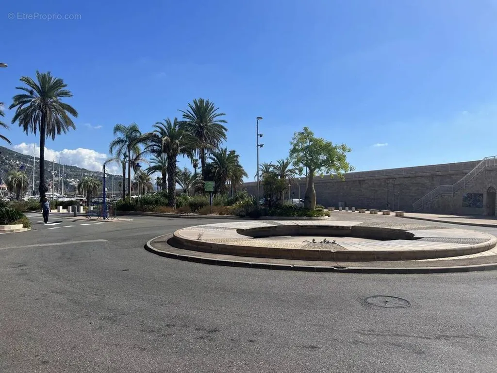 Commercial property in Menton