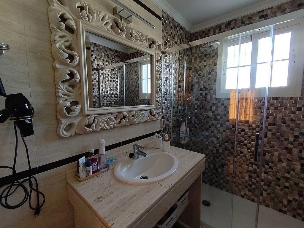 Vannitoad - Recently Renovated Chalet with Pool in La Villa-La Ribera