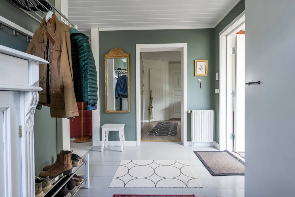 Esik - Eco-Friendly Villa with Garden in Östnor