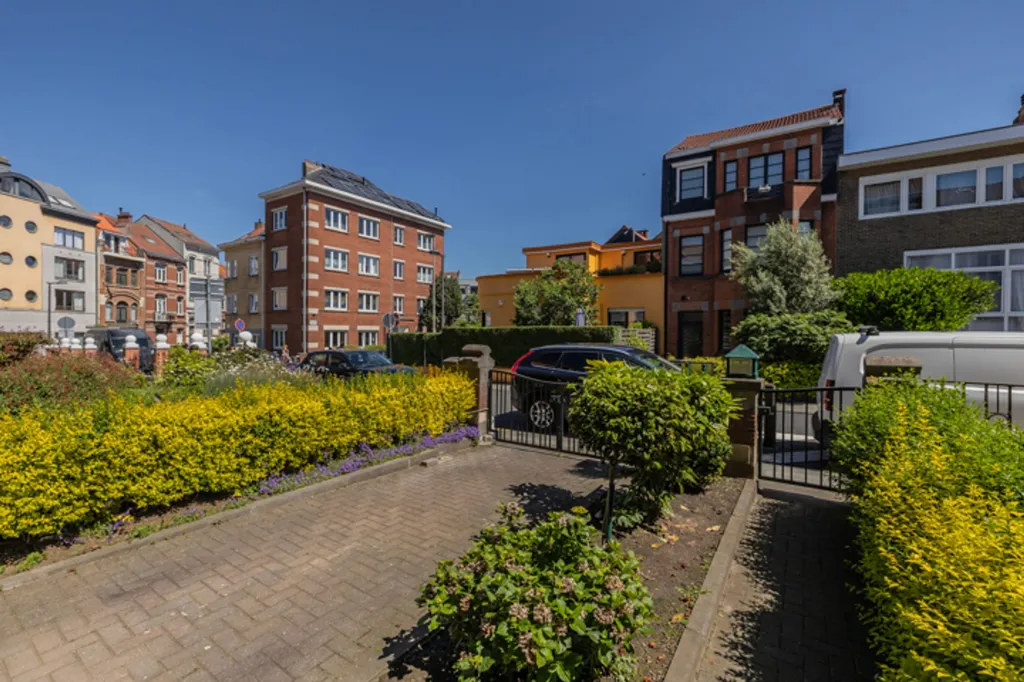 Välivaade - Characterful 4-Bedroom Home with Terrace in Auderghem