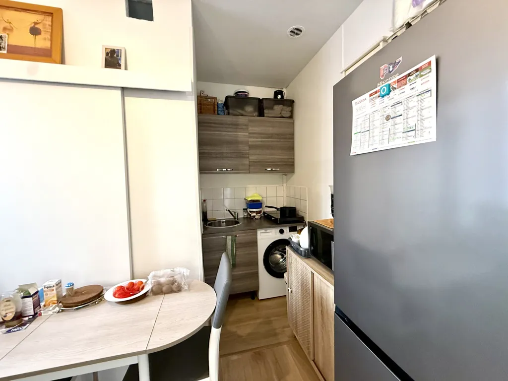 Köök - 2-Bedroom Flat with Private Cellar in Bondy