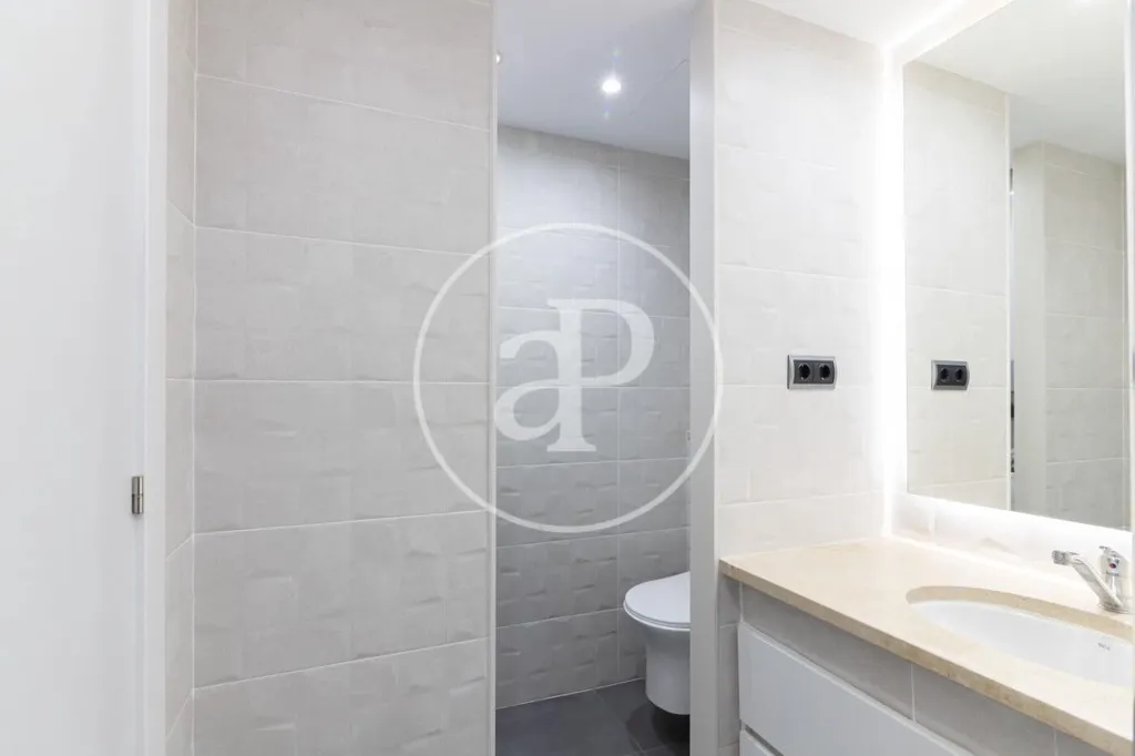 Vannitoad - Modernised Attic Apartment with Terrace in Eixample Dreta