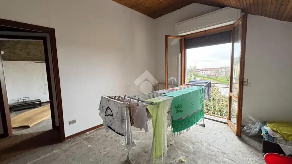Pièces - Mansard Apartment with Central Location in Marano Ticino