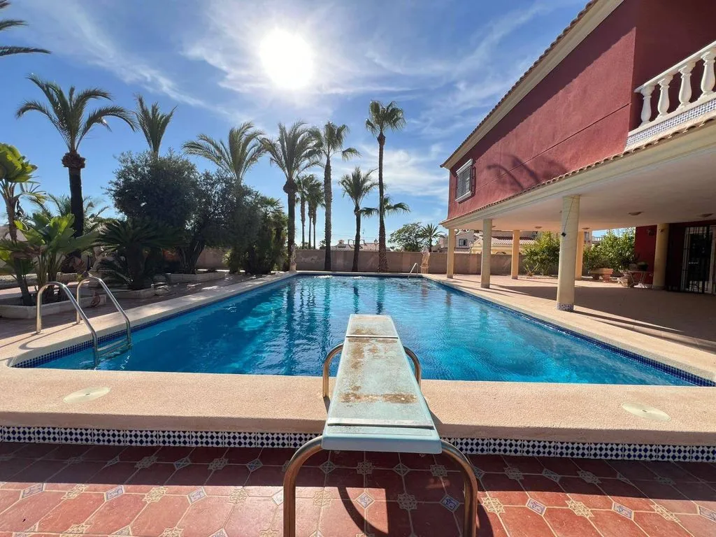 Piscine - Luxury Villa with Pool in Torrevieja
