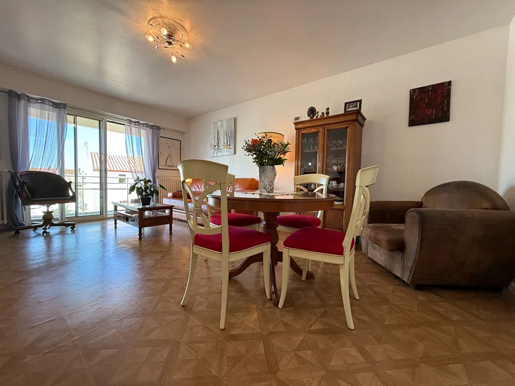 Séjour - Appartement T3 avec Balcon au Cœur de Croix de Vie