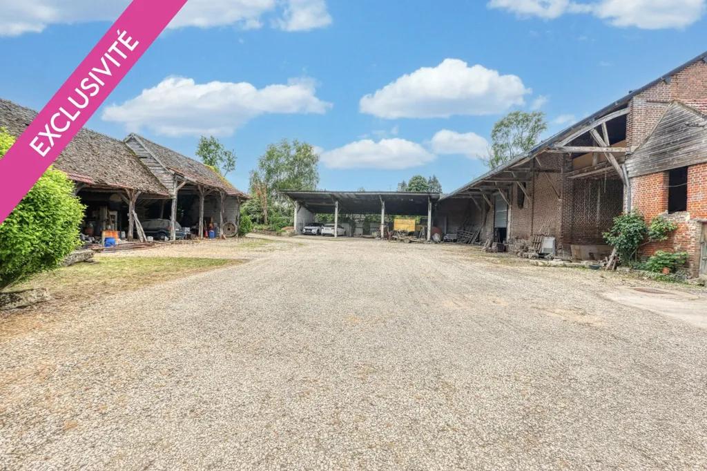 Aed - Farmhouse with Multiple Outbuildings in Vexin