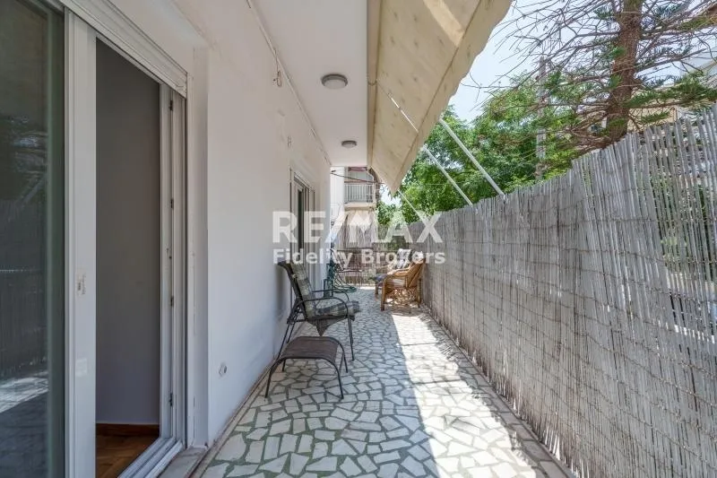 Rõdu - Apartment with Balcony in Ano Glyfada