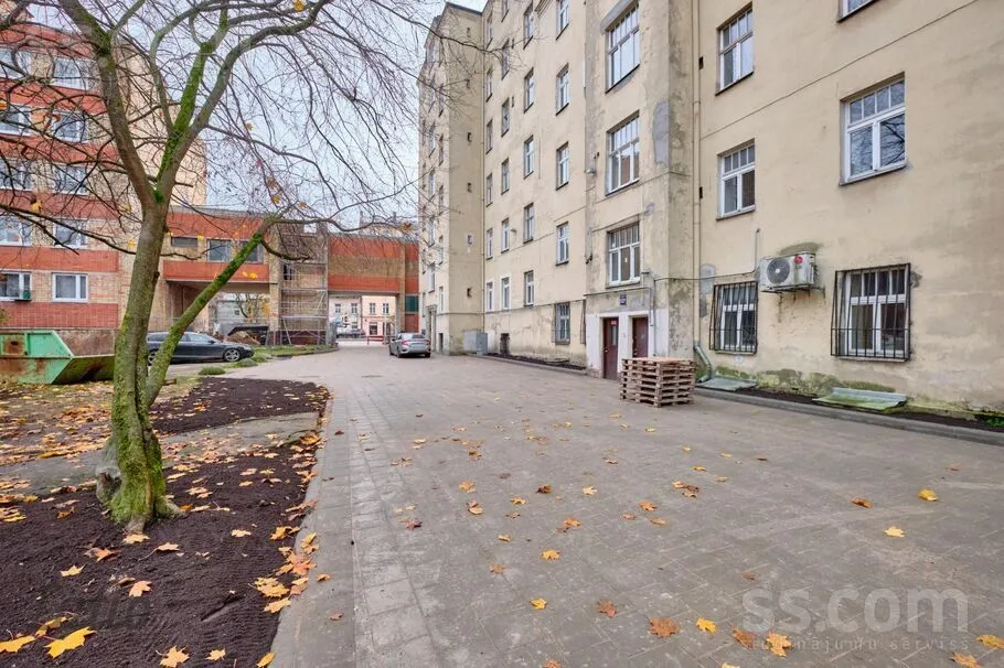 Aed - 1-Bedroom Flat with Green Courtyard in Grīziņkalns