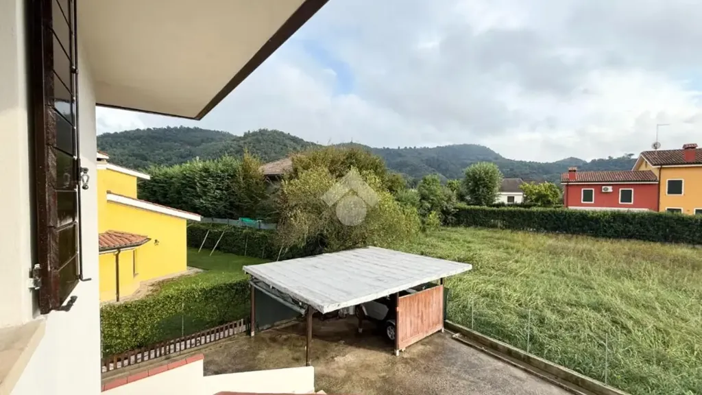 Aed - Three-Bedroom Apartment with Private Terrace in Teolo