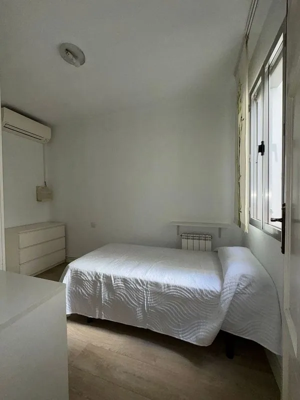 Magamistoad - Amueblado Flat with Balcony in Nuevos Ministerios