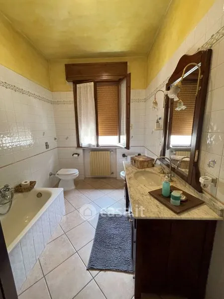 Salles de bain - Spacious Bifamiliar Villa in Gonzaga Centre