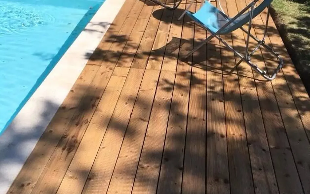 Piscine - Maison en Pierre avec Piscine à Dommartin