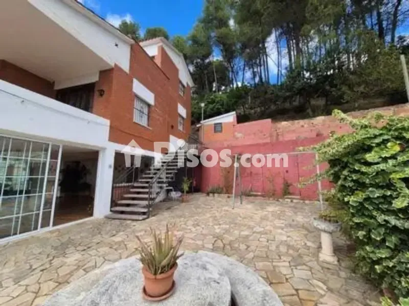 Aed - Chalet with Pool and Terrace in Cervelló
