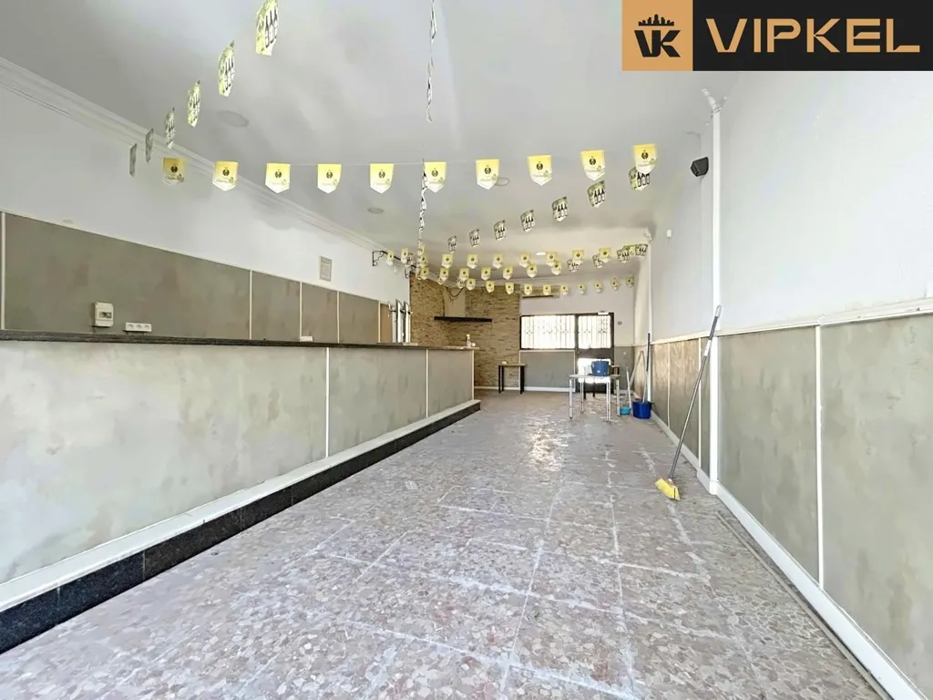 Toad - Commercial Property with High Visibility in El Torno