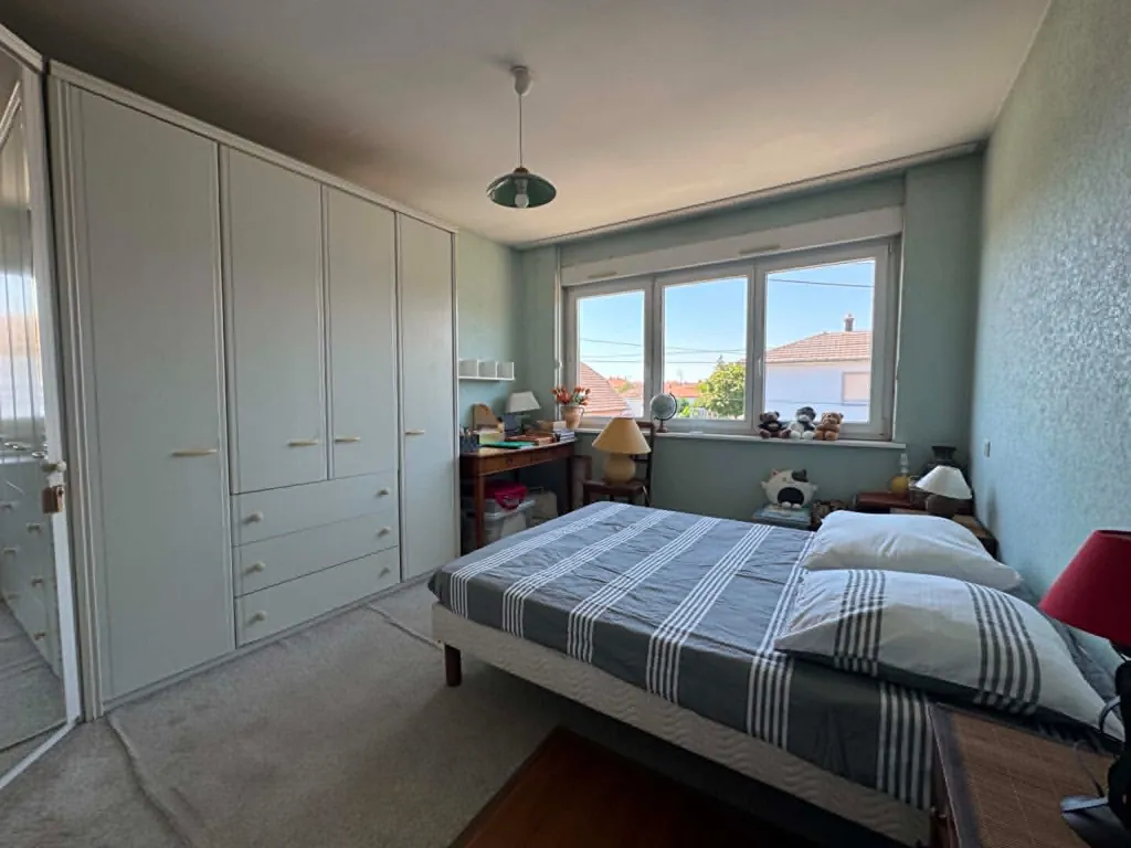 Chambres - Maison avec Garage et Jardin à Kingersheim