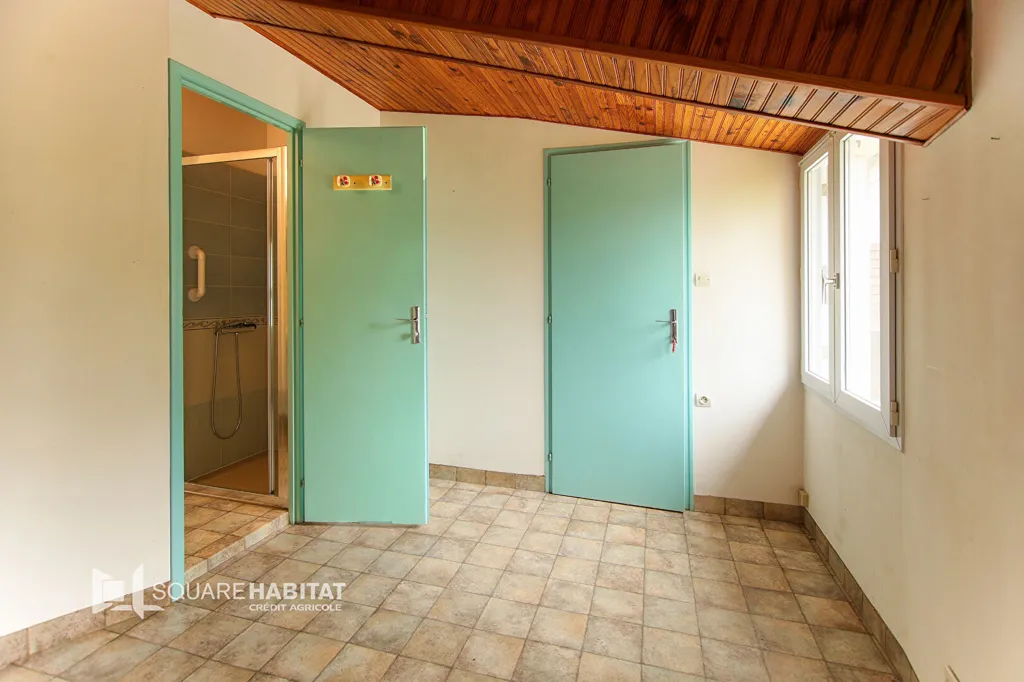 Entrée - Maison de 7 Pièces avec Garage à Bellevigny