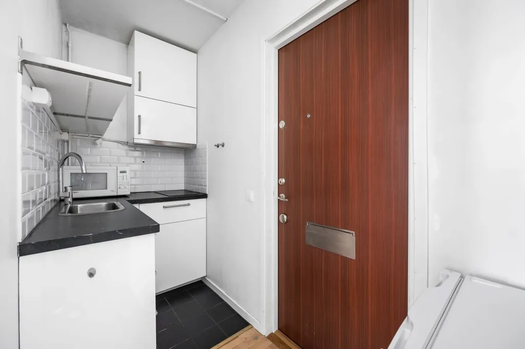 Cucina - Open-Plan Flat with Balcony in Kista