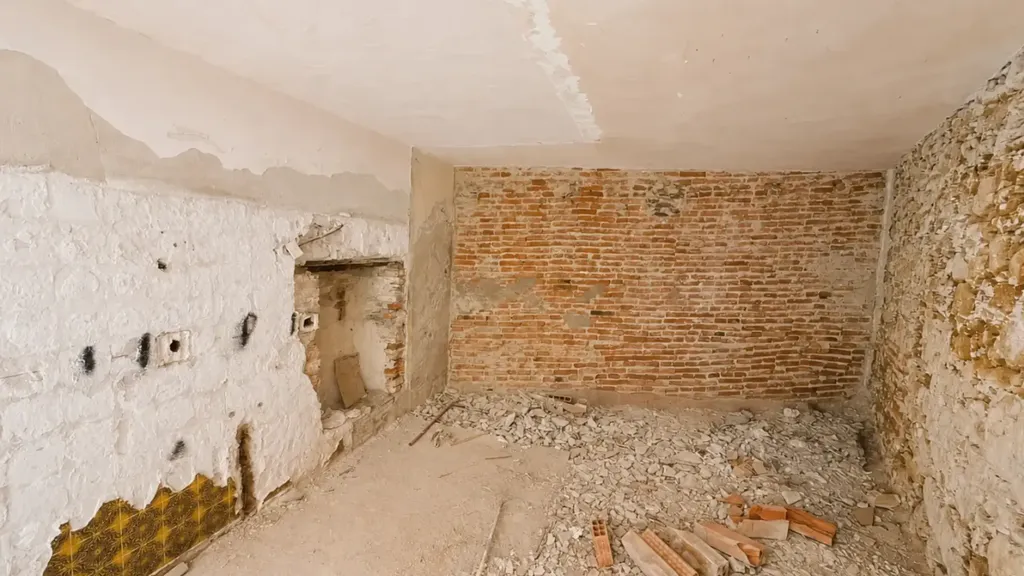 Pièces - Independent House with Panoramic Terrace in Siniscola