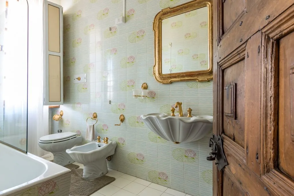 Salles de bain - Luxury Villa with Lake View in Dongo