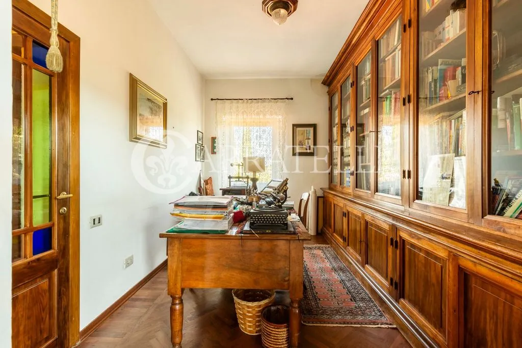 Bureau - Luxury Villa with Panoramic Pool near Massa Marittima