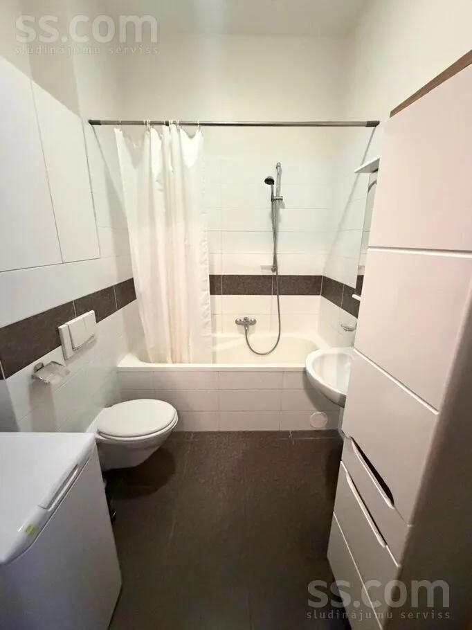 Vannitoad - Studio Apartment with Courtyard in Riga Centre