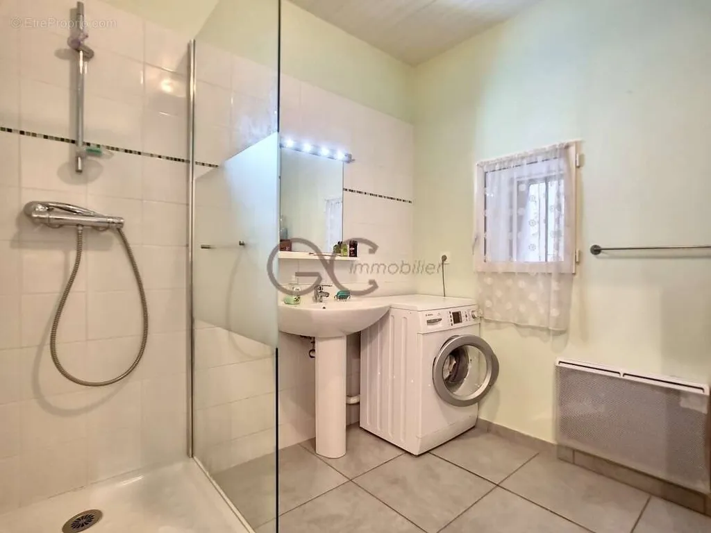 Salles de bain - Maison de Maître avec Jardin à Cessenon-sur-Orb