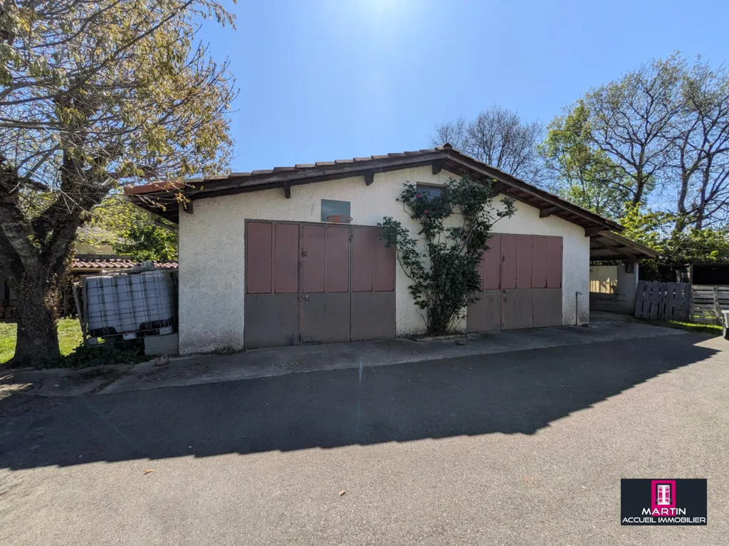 Extérieur - Maison avec Piscine et Jardin à Orientation Sud-Ouest
