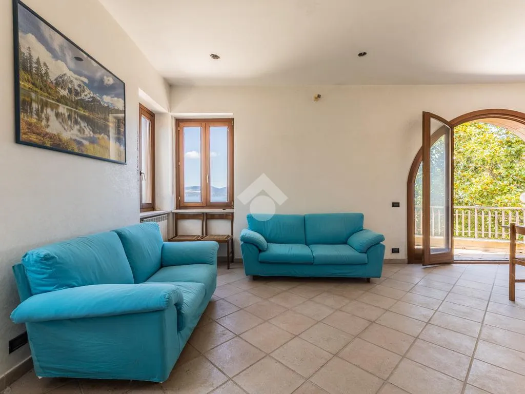 Living Room - Villa with Lake View in Bracciano