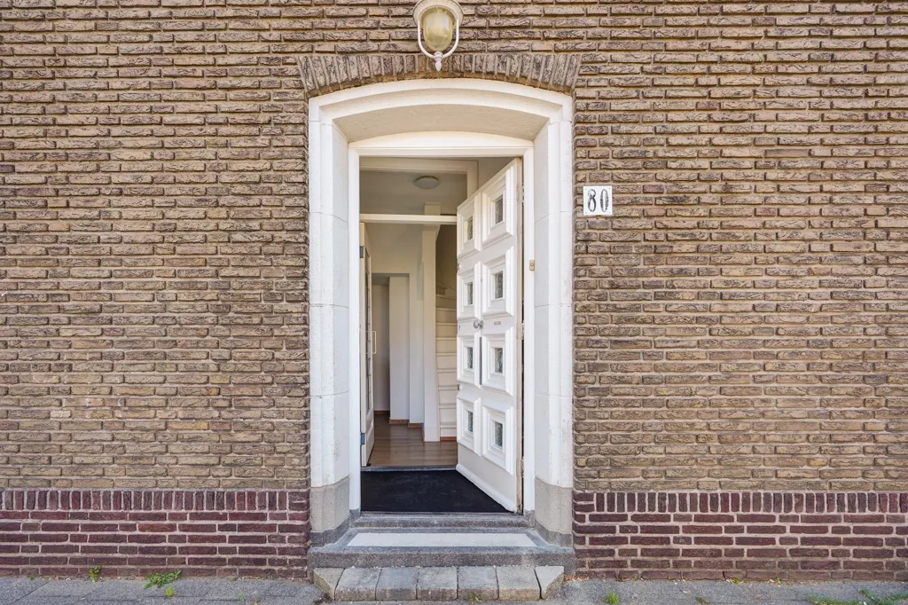 Välivaade - Light-Filled Corner House in Den Haag