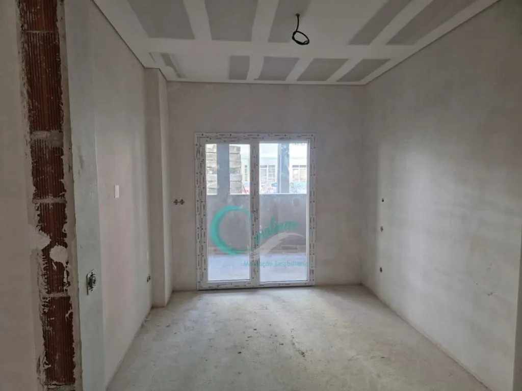 Pièces - 3-Bedroom Apartment with Balcony in Corroios