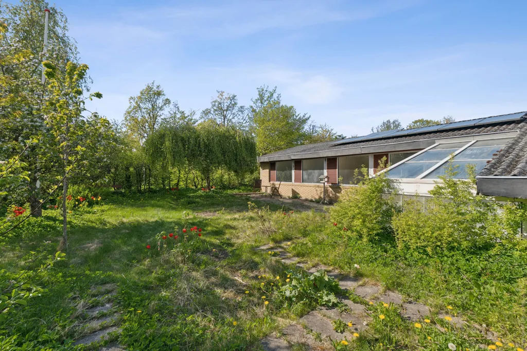 Jardin - Fenced Villa with Garden in Albertslund
