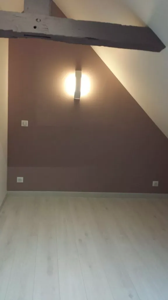 Toad - Refurbished 3-Bed Flat with Parking in Oise