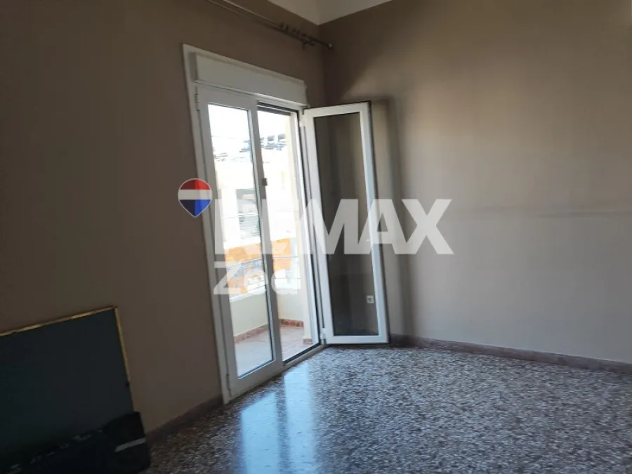 Toad - Apartment with Balcony in Piraeus, Tabouria