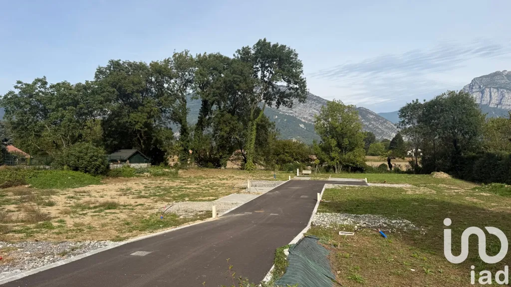 Aed - Buildable Plot in Residential Noyarey
